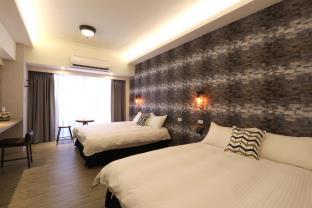 MRT Taipei main station#Cozy room for 3-4 persons