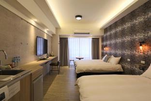 MRT Taipei main station#Cozy room for 3-4 persons